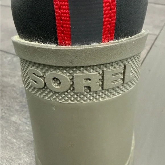 Like NEW! Leather Sorel Brex Heel Lug Chelsea Boot in Olive Green, size 8 - Picture 8 of 11